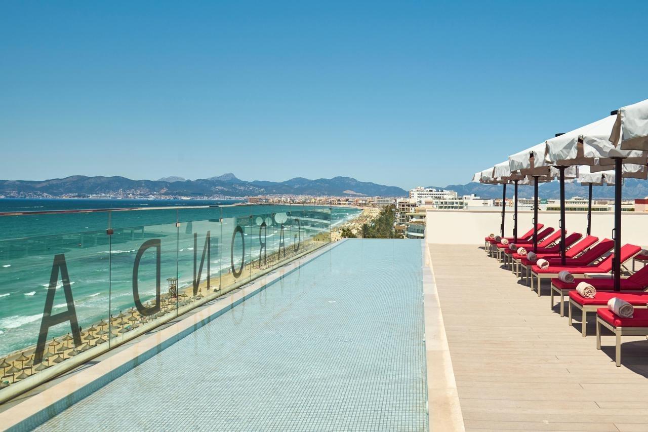 Pure Salt Garonda - Adults Only Ξενοδοχείο Πλάγια Ντε Πάλμα Εξωτερικό φωτογραφία The rooftop pool at the hotel